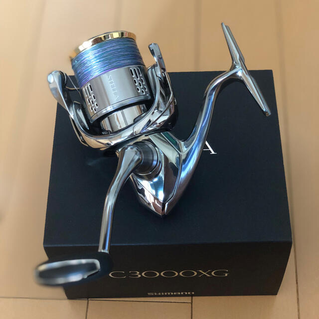 い出のひと時に、とびきりのおしゃれを！ SHIMANO スピニング シマノ 18ステラ C3000XG リール