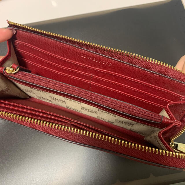 Michael Kors(マイケルコース)のMICHAEL KORS（マイケルコース）赤 長財布 レディースのファッション小物(財布)の商品写真