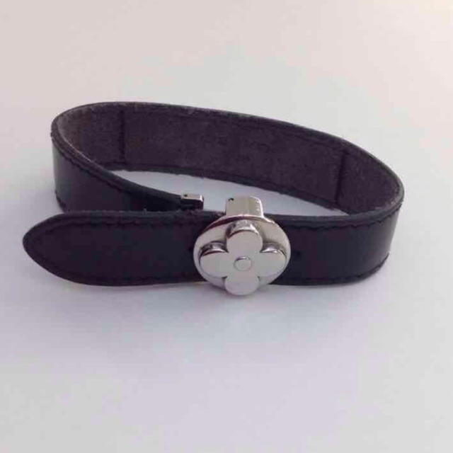 LOUIS VUITTON - 正規品ルイヴィトンレザーブレスレットの通販 LOUIS VUITTON - 正規品ルイヴィトンレザーブレスレットの通販