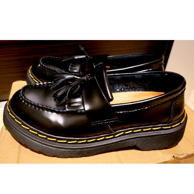 Dr.Martens(ドクターマーチン)の正規品 タッセルローファー ローファー Dr.Martens ADRIAN　ロー レディースの靴/シューズ(ローファー/革靴)の商品写真