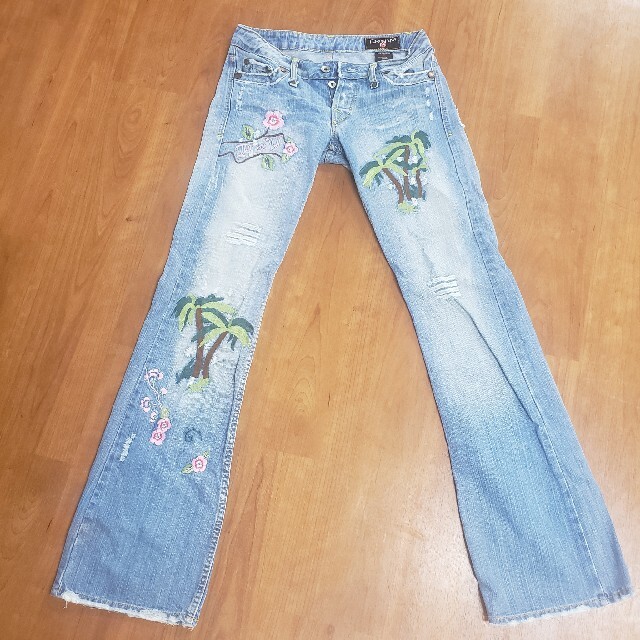 ☆激レア☆P&Y ヤシの木.桜刺繍デニムパンツ ダメージ加工 ☆激レア☆P&Y ヤシの木.桜刺繍デニムパンツ ダメージ加工