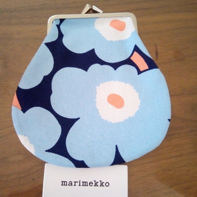 marimekko(マリメッコ)の新品　マリメッコ　がま口ポーチ レディースのファッション小物(ポーチ)の商品写真