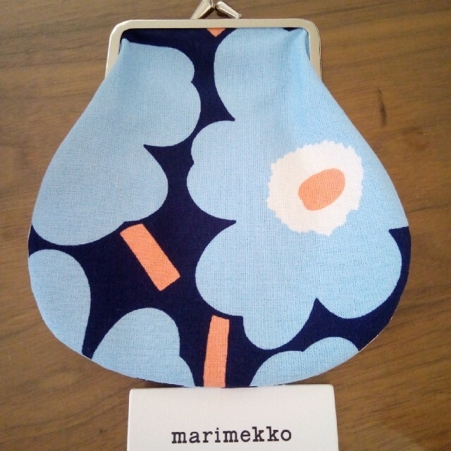 marimekko(マリメッコ)の新品　マリメッコ　がま口ポーチ レディースのファッション小物(ポーチ)の商品写真