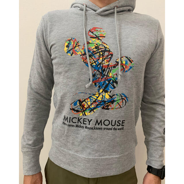Disney(ディズニー)のメンズ　パーカー　Mickey Mouse 古着 メンズのトップス(パーカー)の商品写真