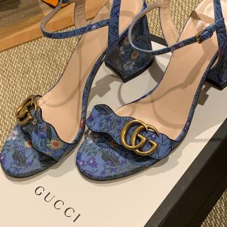 グッチ(Gucci)のGUCCI  ロゴ  サンダル  1度のみ使用　美品(サンダル)