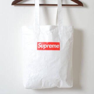 シュプリーム(Supreme)のシュプリーム♡ペーパーバック(トートバッグ)