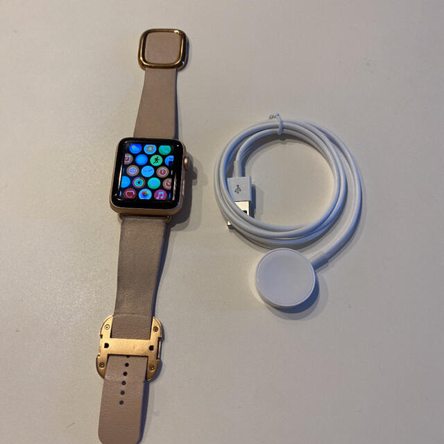 Apple(アップル)のApple Watch 3 cellular＋GPSモデル 42mm 美品 スマホ/家電/カメラのスマートフォン/携帯電話(その他)の商品写真