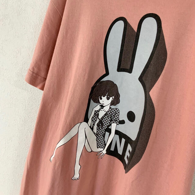 CUNE(キューン)のCUNE アニメt ビッグデザイン tシャツ くすみピンク メンズのトップス(Tシャツ/カットソー(半袖/袖なし))の商品写真