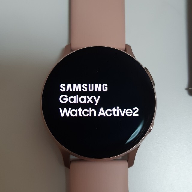 Galaxy(ギャラクシー)のGalaxy Watch Active2(40mm)R830 並行輸入品 レディースのファッション小物(腕時計)の商品写真