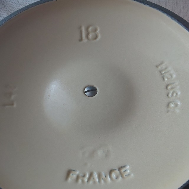 LE CREUSET(ルクルーゼ)の連休中価格❕ルックルーゼ片手鍋 18cm インテリア/住まい/日用品のキッチン/食器(鍋/フライパン)の商品写真