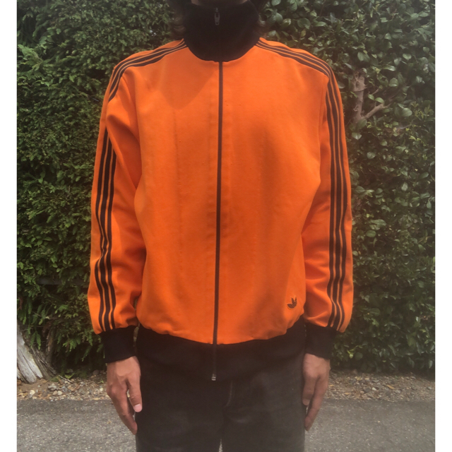 アディダス adidas デサント ジャージ オレンジ 黒 小松菜奈 -