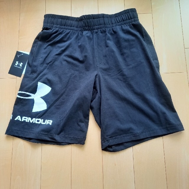 UNDER ARMOUR(アンダーアーマー)のアンダーアーマースウェットショートパンツ(ブラックサイズM) スポーツ/アウトドアのランニング(ウェア)の商品写真