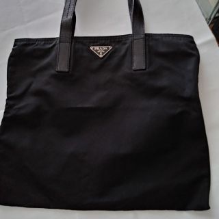 PRADA(ナイロン ・ トートバッグ)のフリマアイテム一覧 PRADA(ナイロン ・ トートバッグ)のフリマアイテム一覧