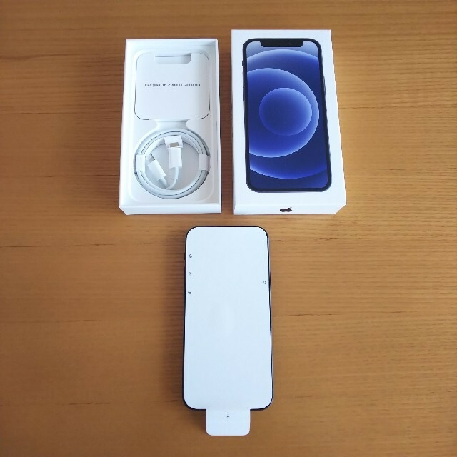 Apple(アップル)の【新品】iPhone 12 mini 64 GB ブラック スマホ/家電/カメラのスマートフォン/携帯電話(スマートフォン本体)の商品写真