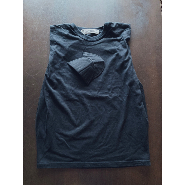 BEAUTY&YOUTH UNITED ARROWS(ビューティアンドユースユナイテッドアローズ)のINSCRIREアンスクリアショルダーパッドカットソーTシャツ レディースのトップス(Tシャツ(半袖/袖なし))の商品写真
