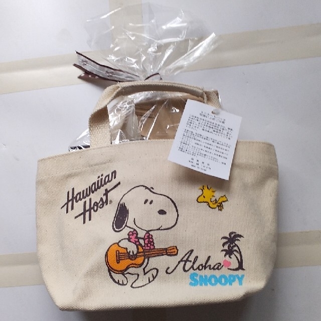 SNOOPY(スヌーピー)のハワイアンホーストスヌーピートートバッグ(チョコ&クッキー)セット 食品/飲料/酒の食品(菓子/デザート)の商品写真