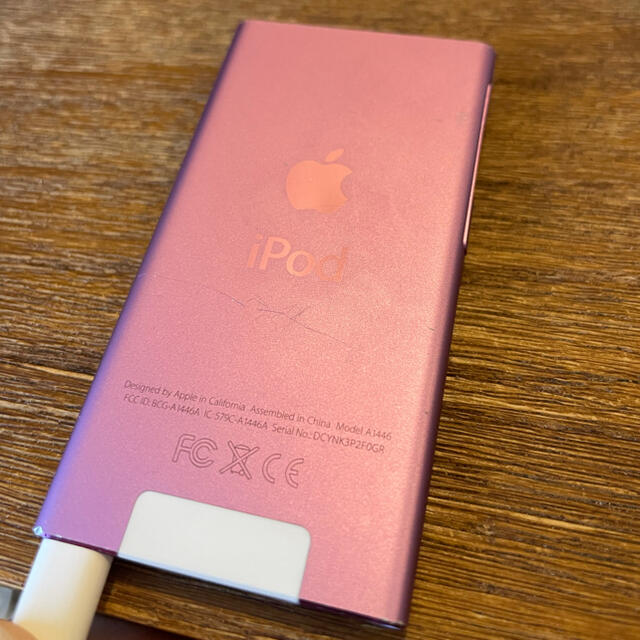 iPod(アイポッド)のiPod nano 第７世代　パープル スマホ/家電/カメラのオーディオ機器(ポータブルプレーヤー)の商品写真