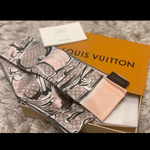 LOUIS VUITTON(ルイヴィトン)のヴィトン　スカーフ ハンドメイドのファッション小物(スカーフ)の商品写真