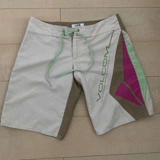 ボルコム(volcom)のボルコムボードショーツ(ショートパンツ)