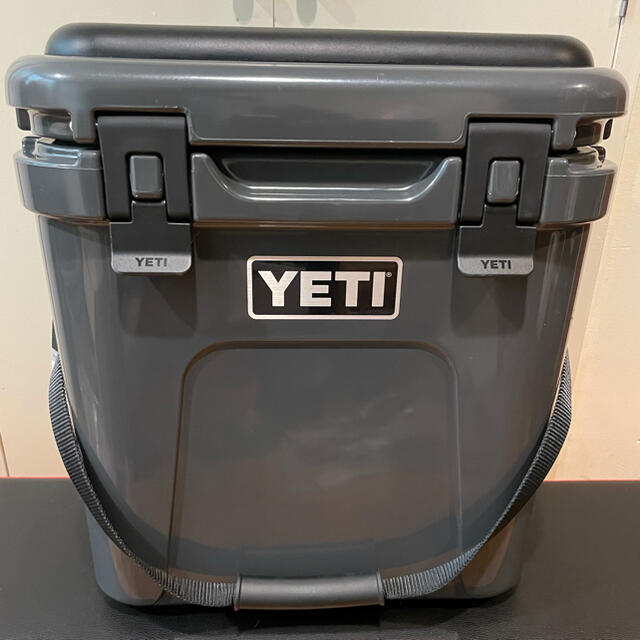 YETI ローディ 24 チャコール　専用クッション付き　新品未使用スポーツ/アウトドア