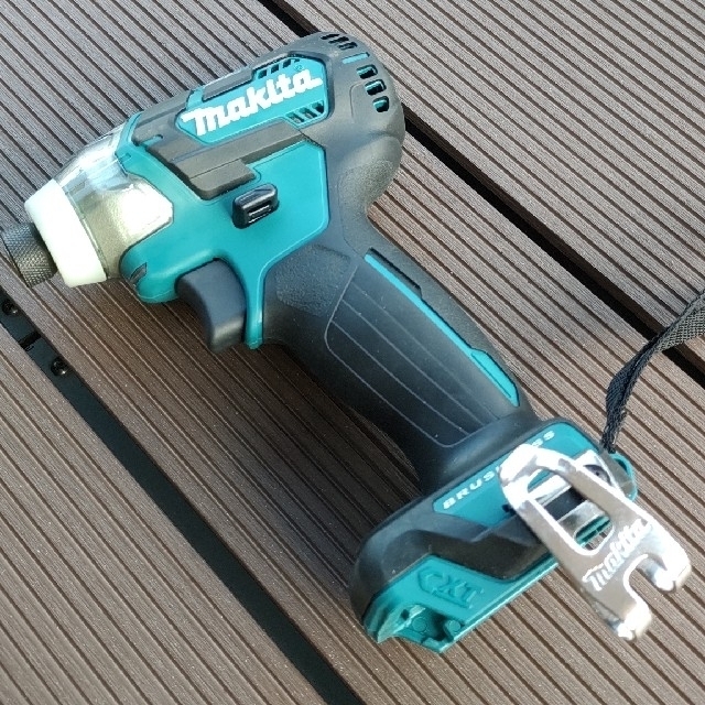 モール通販安い 【ajkona様専用】Makita マキタ インパクト TD111D ケース付