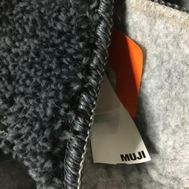 MUJI (無印良品)(ムジルシリョウヒン)の無印良品／ラグ／マット／カーペット／ネイビー　１４０×２００ｃｍ インテリア/住まい/日用品のラグ/カーペット/マット(ラグ)の商品写真