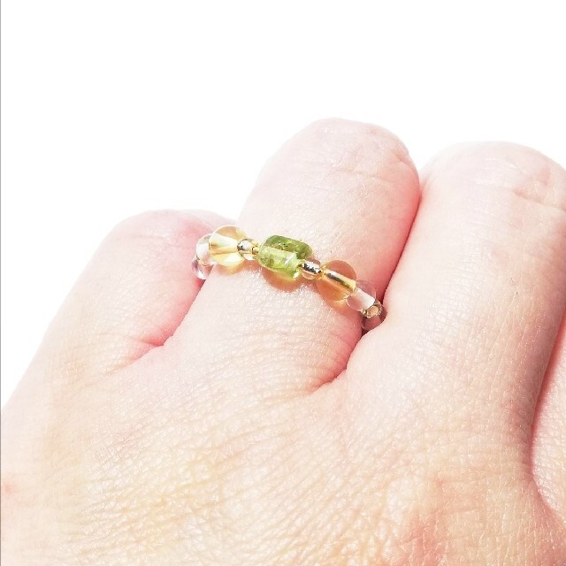 パワーストーン　ペリドット(8月の誕生石)リングカフ　指輪 レディースのアクセサリー(リング(指輪))の商品写真