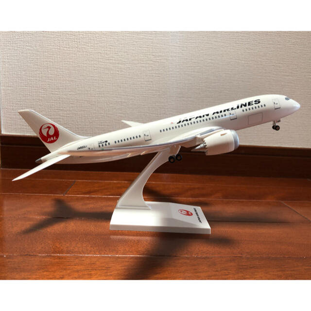 JAL(日本航空)(ジャル(ニホンコウクウ))の「BOEING787-8」スケール 1：200  JALノベルティ エンタメ/ホビーのテーブルゲーム/ホビー(航空機)の商品写真