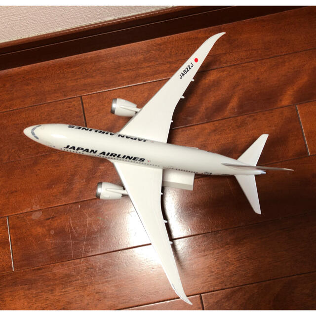 JAL(日本航空)(ジャル(ニホンコウクウ))の「BOEING787-8」スケール 1：200  JALノベルティ エンタメ/ホビーのテーブルゲーム/ホビー(航空機)の商品写真