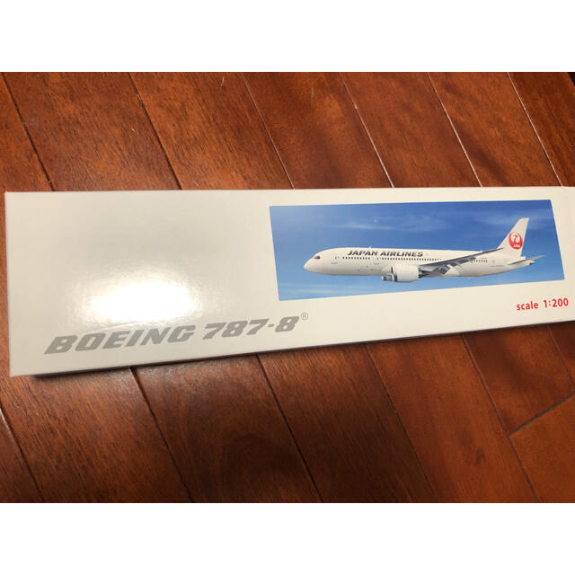 JAL(日本航空)(ジャル(ニホンコウクウ))の「BOEING787-8」スケール 1：200  JALノベルティ エンタメ/ホビーのテーブルゲーム/ホビー(航空機)の商品写真