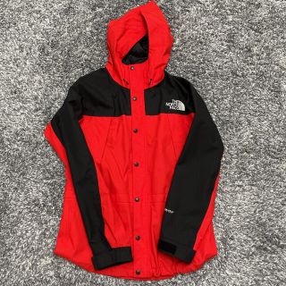 ザノースフェイス(THE NORTH FACE)のノースフェイス マウンテンライトジャケット　レッド THE NORTH FACE(マウンテンパーカー)