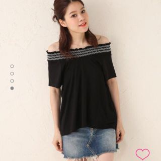 アバンリリー(Avan Lily)の値下げ avanlily 刺繍 オフショル(Tシャツ(半袖/袖なし))