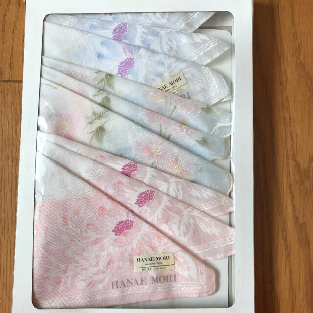 HANAE MORI(ハナエモリ)のブランドハンカチ３枚 レディースのファッション小物(ハンカチ)の商品写真