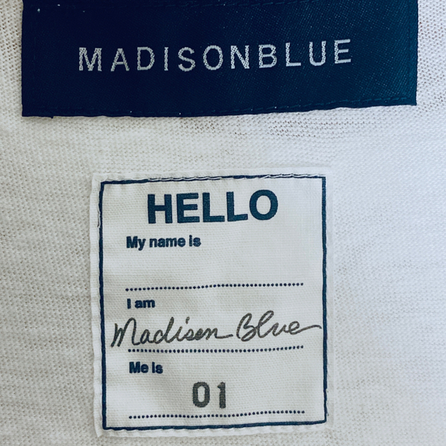 MADISONBLUE(マディソンブルー)の【blajas様専用】MADISON BLUE  HELLOロゴTシャツ レディースのトップス(Tシャツ(半袖/袖なし))の商品写真