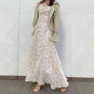 デイシー(deicy)の7/31お値下げしました！♡デイシー　ベルフラワーシャインドレス♡(ロングワンピース/マキシワンピース)