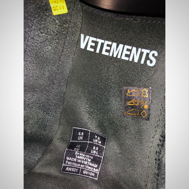 値下げVETEMENTS BORDERLINE ドクターマーチン