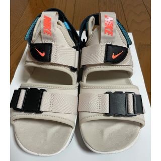 ナイキ(NIKE)のNIKE  キャニオン　ベージュ　23cm(サンダル)