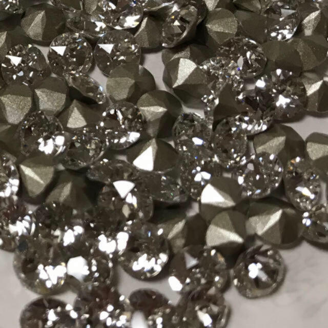 SWAROVSKI - スワロフスキー クリスタルSS26✨50個の通販 by SWAROVSKI - スワロフスキー クリスタルSS26✨50個の通販 by