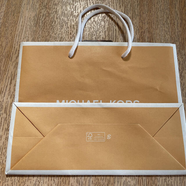 Michael Kors(マイケルコース)のマイケルコース　紙袋　保存袋巾着　セット　 レディースのバッグ(ショップ袋)の商品写真