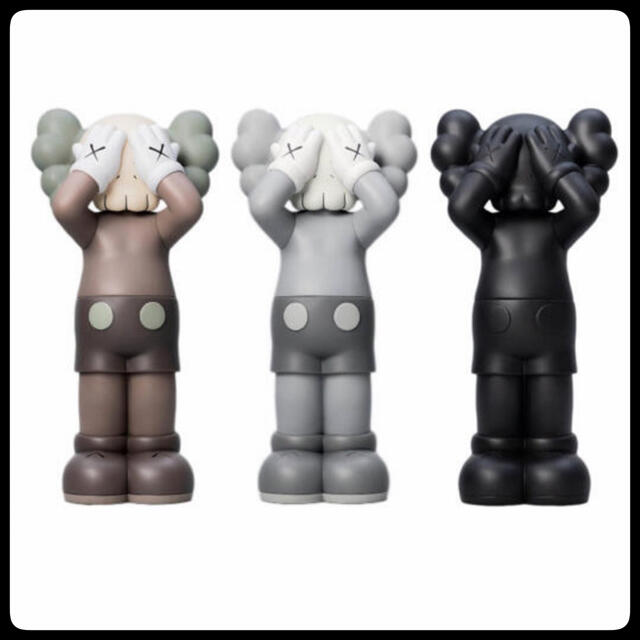 KAWS HOLIDAY UK Figure Brown Grey Black キッズ/ベビー/マタニティのおもちゃ(ぬいぐるみ/人形)の商品写真