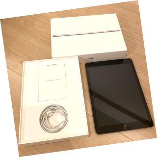 Apple - 9.7インチ iPad(第6世代) 2018 本体 A1954 32GB の通販 by