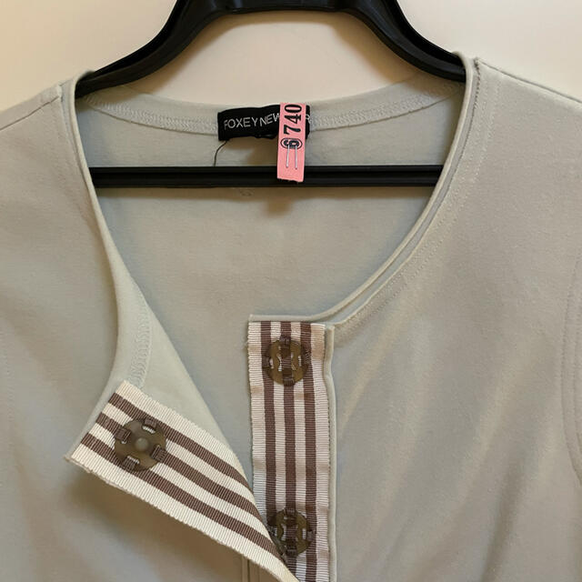 FOXEY(フォクシー)のFOXEY リボン付きシャツ レディースのトップス(Tシャツ(半袖/袖なし))の商品写真