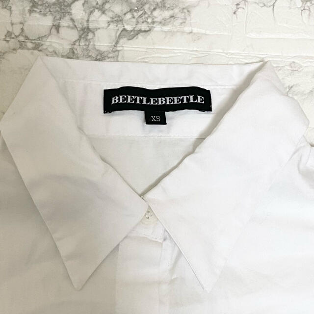 BEETLE BEETLE レディースブラウスカフスシャツ　ホワイト　XSサイズ レディースのトップス(シャツ/ブラウス(長袖/七分))の商品写真