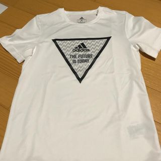 アディダス(adidas)のadidasTシャツ(Tシャツ/カットソー)