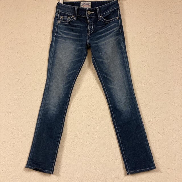 moussy(マウジー)のMOUSSY stretch skinny powder denim 25 レディースのパンツ(デニム/ジーンズ)の商品写真