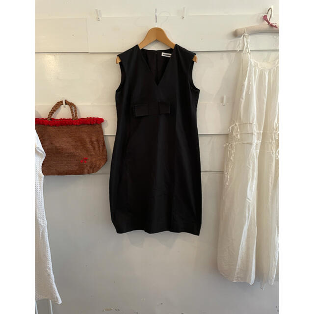 Jil Sander(ジルサンダー)のJIL SANDER black ribbon onepiece. レディースのワンピース(ひざ丈ワンピース)の商品写真