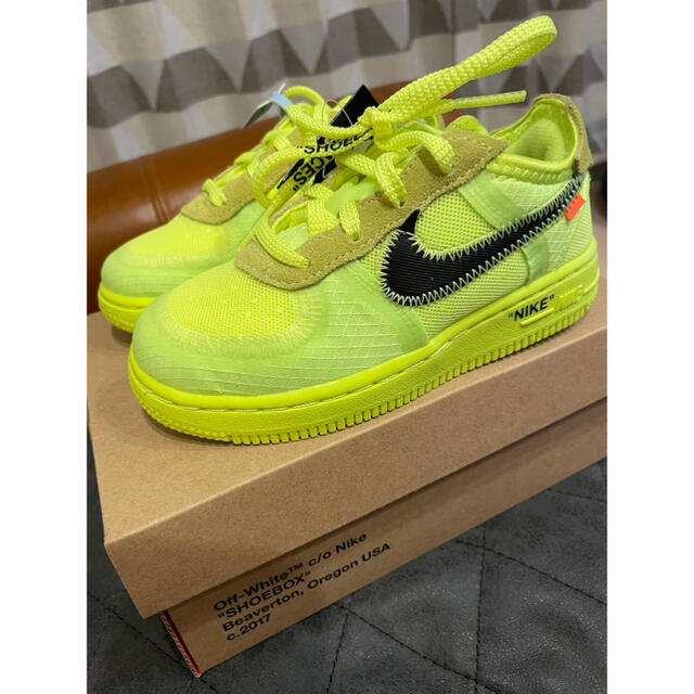 NIKE(ナイキ)の15cm OFF-WHITE × NIKE AIR FORCE 1 VOLT キッズ/ベビー/マタニティのキッズ靴/シューズ(15cm~)(スニーカー)の商品写真