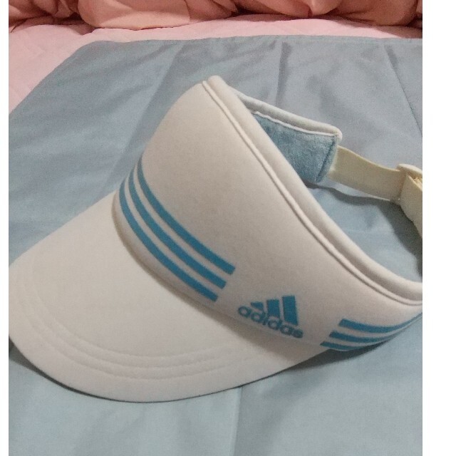 adidas(アディダス)のadidasサンバイザー レディースの帽子(その他)の商品写真