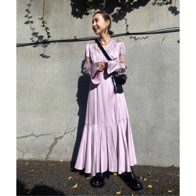 Ameri VINTAGE - AMERI FLARE SATIN DRESSの通販 by momo's shop ...