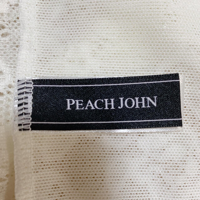 PEACH JOHN(ピーチジョン)のピーチジョン ブラトップ 白黒 2枚セット レディースのトップス(ベアトップ/チューブトップ)の商品写真